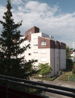 Sehr schöne, sonnige, 2,5-Zimmer-Wohnung - Stuttgart