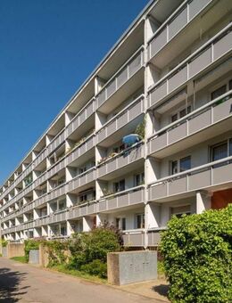 Familienfreundliche 4-Zimmerwohnung im Blumenviertel - Halle (Saale)