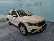 VW Tiguan, 2.0 TDI Life Connect, Jahr 2020 - München