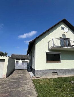 NEU! Teilsaniertes 1-2 Fam.-Wohnhaus mit 667 qm Grundstück und 2 Garagen in Dettenheim - Dettenheim