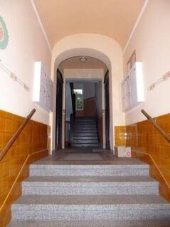 Nähe Mariannenpark - Schöne Wohnung mit Wintergarten, Tageslichtbad mit Wanne und Dusche, Wohnküche ab sofort zu vermieten