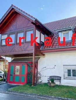 charmante Doppelhaushälfte mit Blick ins Grüne in Engen-Biesendorf - Engen