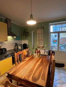 Lebendiges Leipzig: Ihre Traum-Immobilie in Connewitz wartet mit 3 Zimmern & Balkon - Leipzig