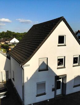 Ensemble aus 2 Häusern auf ca. 1.300 m² großem Grundstück in Heinsberg-Lieck - Heinsberg