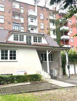 Urbanes Wohnen im Zentrum von Kiel. Einfamilienhaus mit Doppelcarport. - Kiel