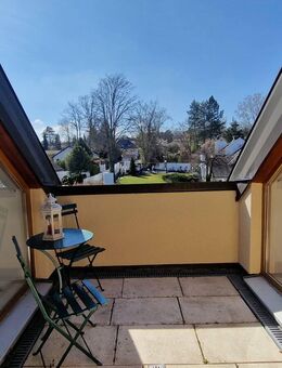 3-Zimmer-DG-ETW am Roten Hügel Verglaste Loggia TG-Stellplatz + EBK inklusive Sofort bezugsfrei! - Bayreuth