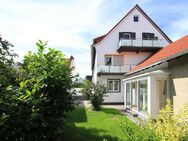 Traumhaft und PROVISIONSFREI - Wohnen wie im Einfamilienhaus incl. Garten und Garage + Carport - Bischofsheim