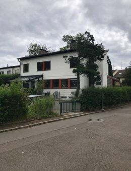 Lust auf WG-Leben mit Stil? Charmantes WG-Haus mit freien Zimmern sucht neue Mitbewohner! - Freiburg (Breisgau)