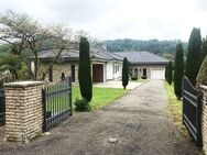 Barrierefreie Villa in Alleinlage mit toller Aussicht und herrlichem Grundstück - Baden-Baden