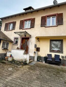 Verkauf: 2 vermietete und renovierungsbedürftige Wohnungen in Munzingen - Freiburg (Breisgau)