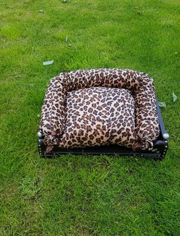 HUND/KATZENBETT Nyleve Zloh sehr schönes Holzbett mit Strass 53,5 x 42,5 cm neu - Stolberg (Rheinland, Kupferstadt) Zentrum