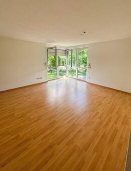 Ruhige, helle 2-Zimmer-Wohnung mit Terrasse - Augsburg