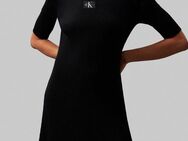 Calvin Klein Jeans Skaterkleid WOVEN LABEL SS SWEATER DRESS mit Logopatch