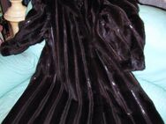 Damen Nerzmantel mit Schlangenapplikation Gr. 44 - 46 VB 299 Eur. - Berlin
