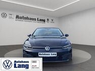 VW Golf VIII 2.0 TDI Life Pano AHK DCC Rear DLA IQ - Rottenburg (Laaber) Zentrum