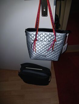 Handtasche " my mo " Silber neu unbenutzt - Leverkusen