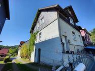 Herrliche Aussicht inklusive: Ruhig gelegenes Haus mit zwei Wohnetagen - Sonneberg
