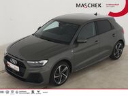 Audi A1, Sportback S line 30 TFSI Black S, Jahr 2024 - Wackersdorf