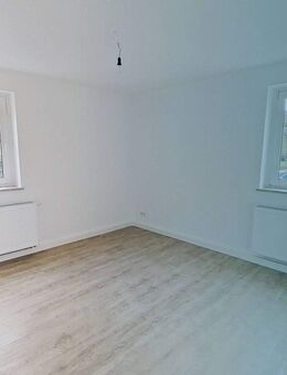 ++ NEUER LOOK: Renovierte 2-Zimmer-Wohnung mit Tageslichtbad ++ - Erlenbach (Main)