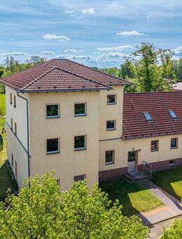 Wohnhaus mit ca. 505?m² teilausgebauter Wohnnutzfläche und solider Rendite auf 6.066?m² Grundstück! - Walsleben