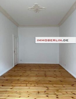 IMMOBERLIN.DE - Exquisite Stuck-Altbauwohnung mit Südwestbalkon in gefragter Lage - Berlin
