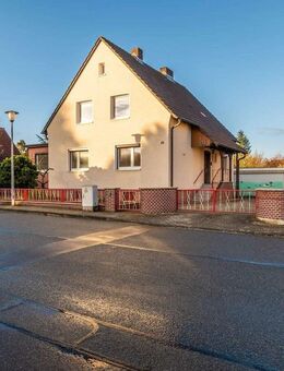 Einfamilienhaus mit Doppelgarage in Vorsfelde! Mein Haus = Mein Partner! - Wolfsburg