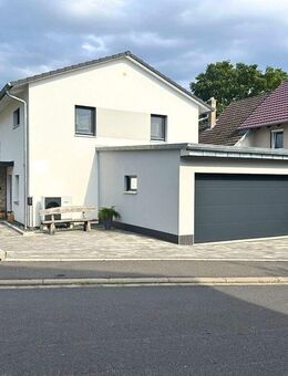 massiv gebautes KFW 55 Einfamilienhaus inklusive Doppelgarage - Hammelburg