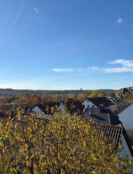 2,5-Zimmer mit Loggia und Balkon + Option auf zusätzlichen Raum im Hanggechoss - Altbach