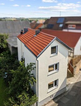 Für Handwerker, für Hobby, für Gewerbetreibende: Teilsaniertes Einfamilienhaus mit großer Halle - Ober-Mörlen