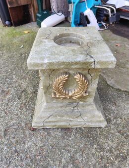 Sockel Säule mit Myrtenkranz Deco - Owingen