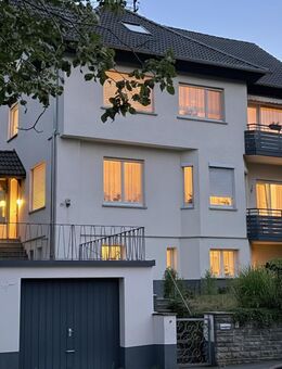 Attraktives 3-Familien-Stadthaus als solide Kapitalanlage, oder/und Eigennutzung möglich! - Sindelfingen