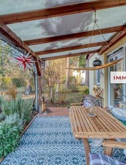 IMMOBERLIN.DE - Angenehmer Bungalow auf naturschönem Grundstück in harmonischer Lage in Seenähe - Grünheide (Mark)