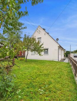 SITULI: Kleines Haus mit großem Garten - ideal für Sanierer und Gestalter - Horgau