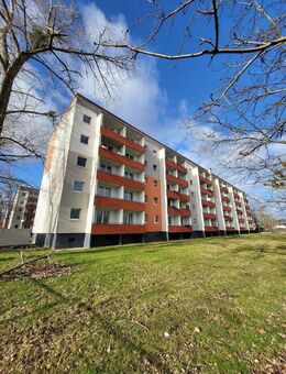 IDEAL FÜR STUDENTEN - 2-RW - Balkon - Bad mit Wanne - Aufzug - Magdeburg