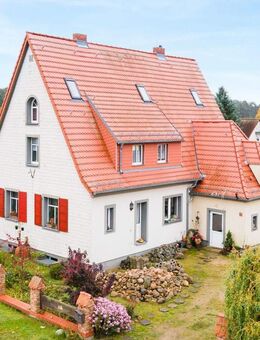 Mit Keller, zwei Einbauküchen, Kamin, großem Nebengebäude u.v.m.: Ein-/Zweifamilienhaus in Gielsdorf - Altlandsberg