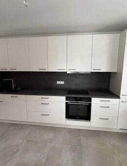 Exclusive 3-Zimmer-Wohnung mit Einbauküche und Balkon - Markt Schwaben