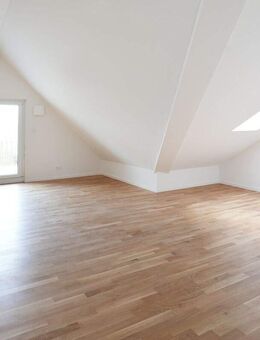 *Lichtdurchfluteter Neubau im Dachgeschoss - 3 Zimmer, Erstbezug* - München