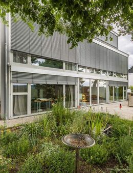 Modernes Architektenhaus mit Glasfront & großem Garten - Fernblick über das Elbtal! - Radebeul
