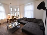 Helle möblierte 2-Zimmer-Wohnung mit hohen Decken - Düsseldorf