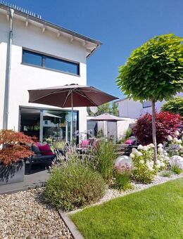 Exklusive DHH in Brunnthal - durchdachtes Design trifft Wohnkomfort - Brunnthal