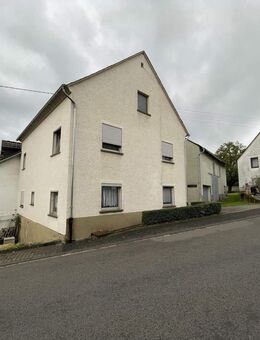 Einfamilienhaus mit großer Scheune in Horath - Horath