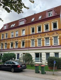 Erdgeschosswohnung für Studenten ,mit 4 gut geschnittenen Zimmern Anfragen bitte nur per E Mail - Hamburg