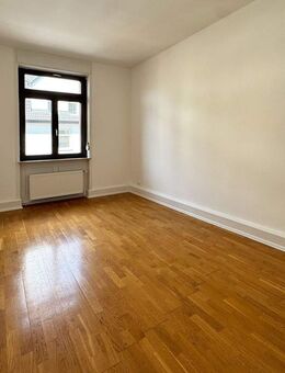 Charmanter Altbau mit Gartenblick - großzügige 4-Zimmer-Wohnung in Niederrad - Frankfurt (Main)