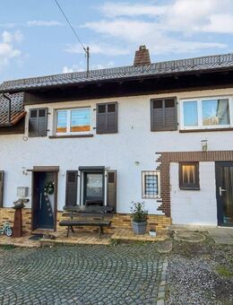 Zweite Reihe - Attraktives Einfamilienhaus mit Nebengebäuden - sofort bezugsbereit - Föckelberg