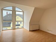 besondere Dachgeschosswohnung mit großer Glasfront - Zwickau