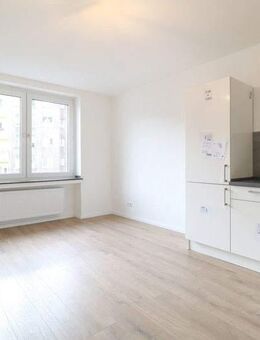 *ERSTBEZUG* nach Renovierung - Helle, großzügige Etagenwohnung mit modernem Komfort - Düsseldorf