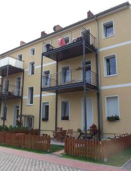 Investment für die Zukunft: unterkellertes, saniertes MFH in zentraler Wohnlage - mit Ausbaugenehmigung für das Dachgeschoss - - Berlin