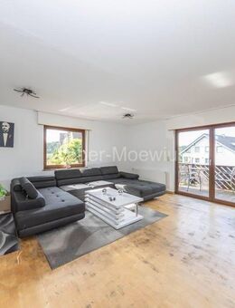 DHH mit 5 Zimmern, 2 Bädern, Gäste-WC, Terrasse, Balkon, pflegeleichtem Garten + 3 Stellplätzen - Rösrath