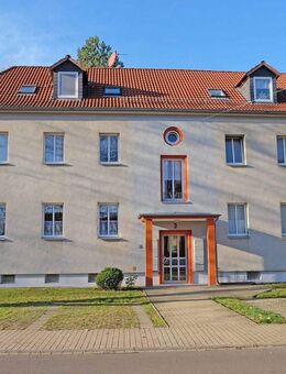 * 2-RWE * offene Wohnküche * Tageslichtbad * Wanne * PKW-Stellplatz * - Böhlen (Sachsen)