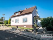 MÖGLICHKEIT - Einfamilienhaus mit Lagerkomplex, Garage und großem Grundstück in Oberbexbach! - Bexbach